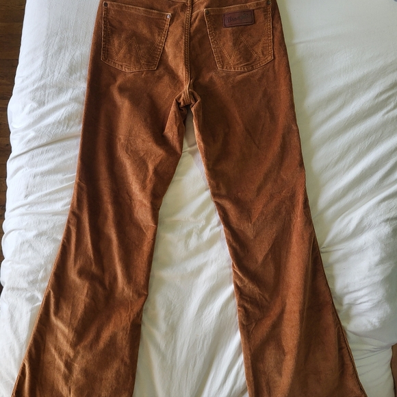 Wrangler Retro Bailey Corduroy Trousers - Picture 8 of 9
